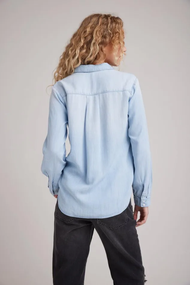 Bella Dahl Long Sleeve Two Pocket Classic Button Down 8211 Sunbleach Wash 8211 Women Bella Dahl Long Sleeve Two Pocket Classic Button Down 8211 Sunbleach Wash 8211 Women