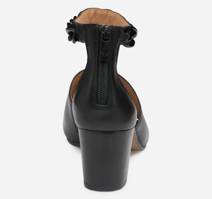 Heels and Platform Wedges Women Johnston and Murphy Evelyn Chain Sandal Black Calfskin Heels and Platform Wedges Women Johnston and Murphy Evelyn Chain Sandal Black Calfskin
