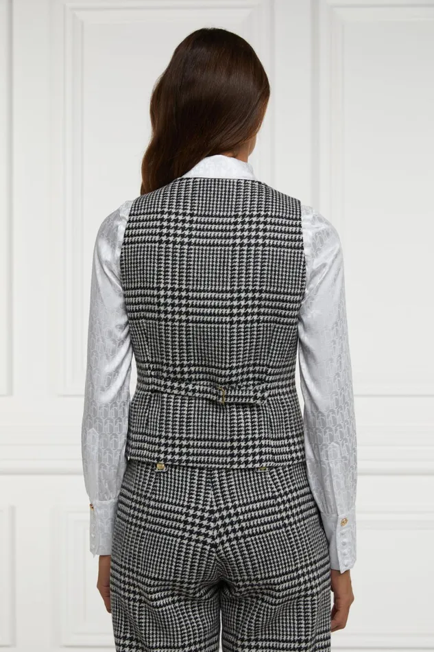 Holland Cooper Waistcoats Hampton Waistcoat Large Scale Prince Of Wales Mono 8211 Women Holland Cooper Waistcoats Hampton Waistcoat Large Scale Prince Of Wales Mono 8211 Women