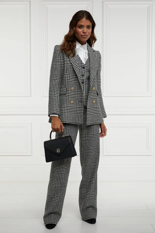 Holland Cooper Waistcoats Hampton Waistcoat Large Scale Prince Of Wales Mono 8211 Women Holland Cooper Waistcoats Hampton Waistcoat Large Scale Prince Of Wales Mono 8211 Women
