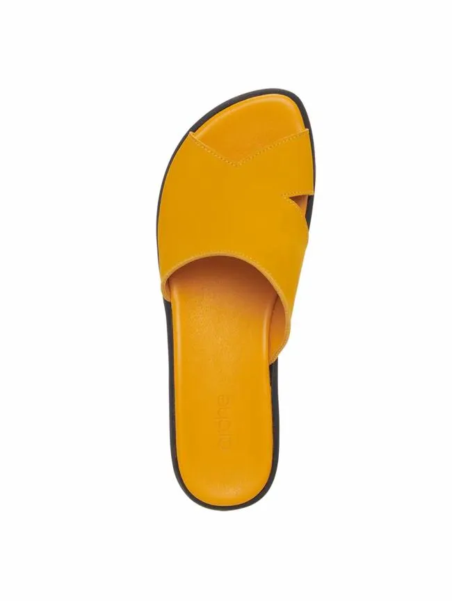Mules and Clogs Woman Arche Salina Slippers Nubuck Leather Yellowcasa Mules and Clogs Woman Arche Salina Slippers Nubuck Leather Yellowcasa
