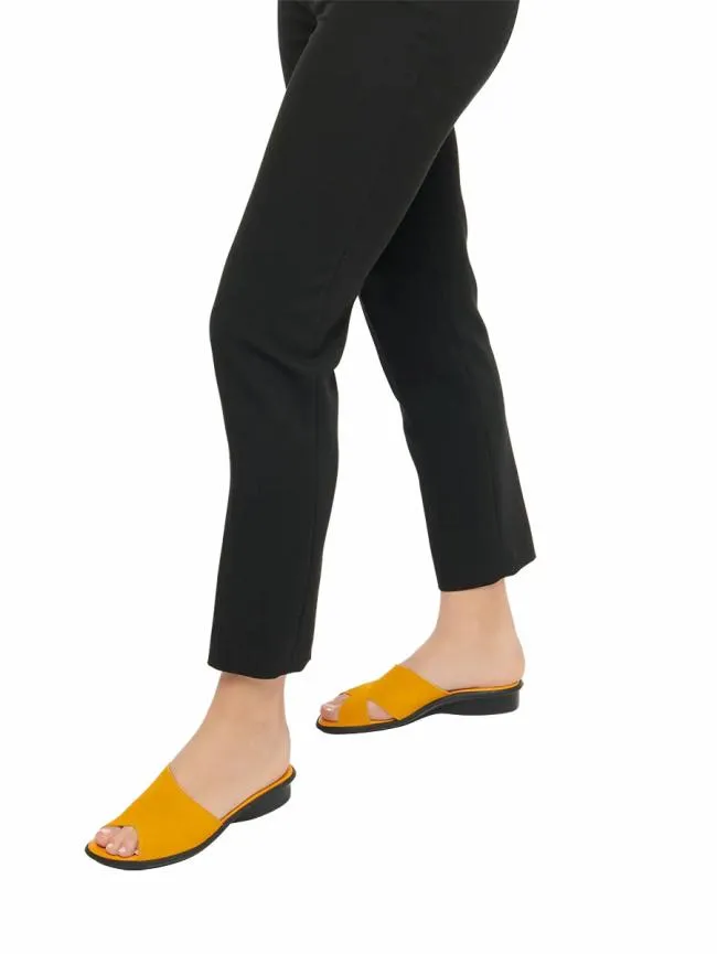 Mules and Clogs Woman Arche Salina Slippers Nubuck Leather Yellowcasa Mules and Clogs Woman Arche Salina Slippers Nubuck Leather Yellowcasa
