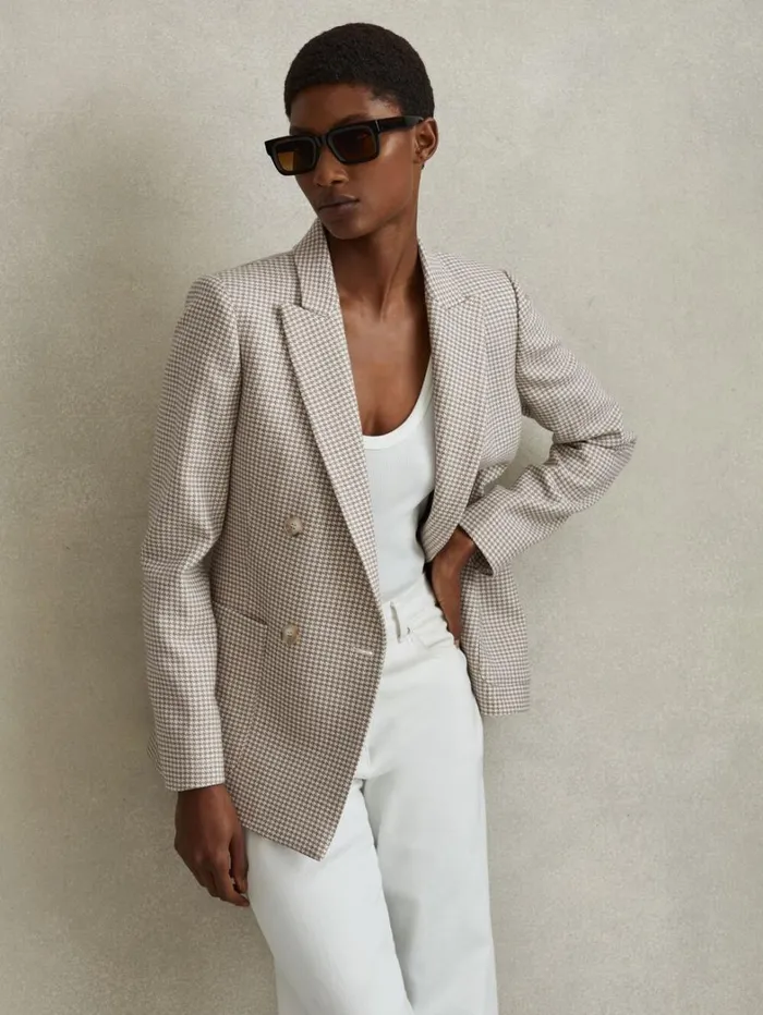 Reiss Blazers and Jackets Women Petite WoolBlend DoubleBreasted Dogtooth Blazer In Beige Check Reiss Blazers and Jackets Women Petite WoolBlend DoubleBreasted Dogtooth Blazer In Beige Check