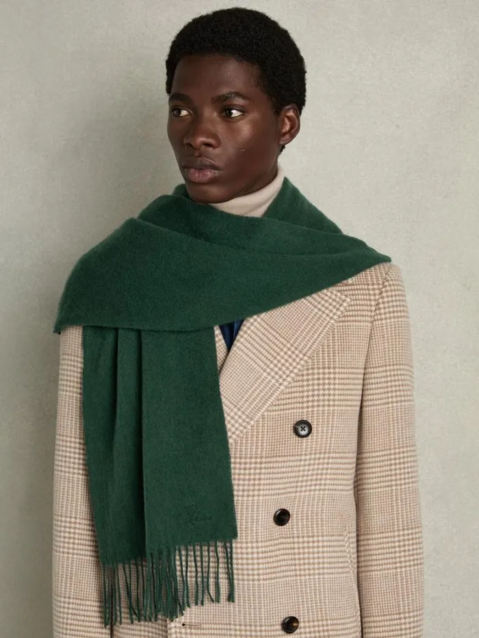 Reiss Hats Gloves and Scarves Men Wool And Cashmere Scarf In Dark Green Reiss Hats Gloves and Scarves Men Wool And Cashmere Scarf In Dark Green