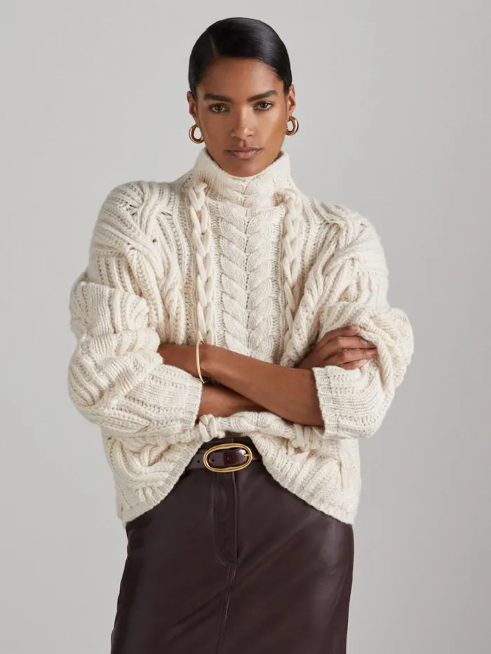 Reiss Knitwear Women Atelier Wool And Cashmere Cabled Jumper In Cream Reiss Knitwear Women Atelier Wool And Cashmere Cabled Jumper In Cream