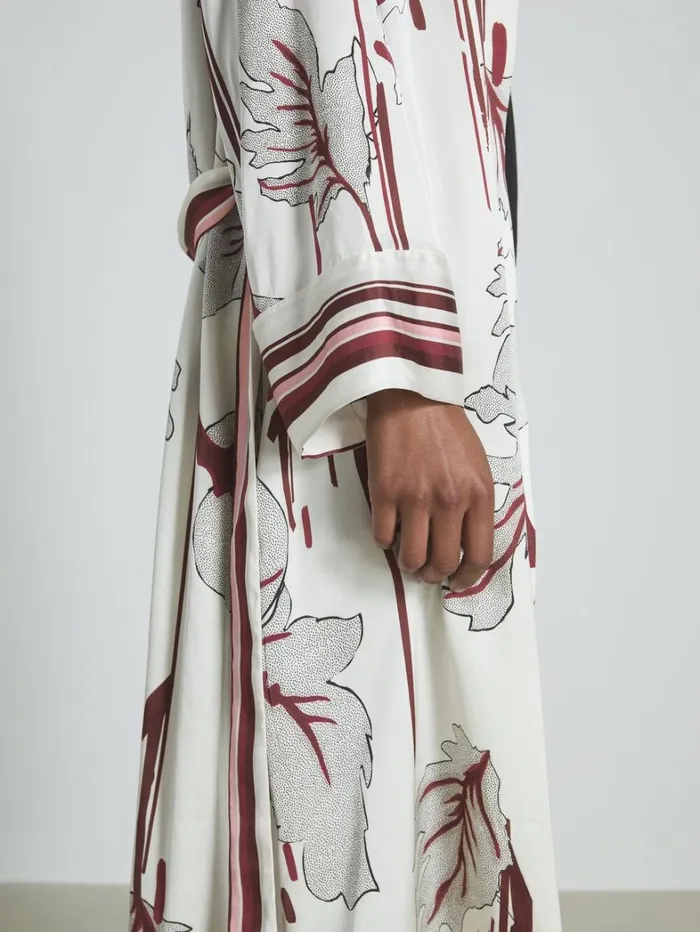 Reiss Nightwear and Loungewear Women Satin Printed Robe In IvoryBurgundy Reiss Nightwear and Loungewear Women Satin Printed Robe In IvoryBurgundy