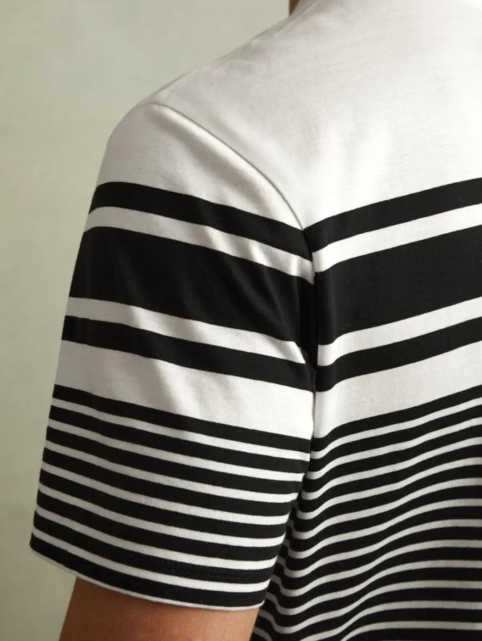 Reiss TShirts Men Mercerised Cotton Striped Crew Neck TShirt In WhiteNavy Reiss TShirts Men Mercerised Cotton Striped Crew Neck TShirt In WhiteNavy