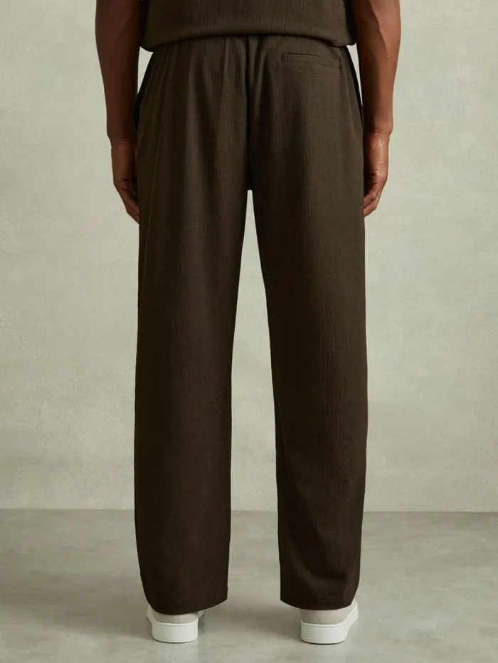 Reiss Trousers Men Textured Crepe Drawstring Trousers In Dark Olive Green Reiss Trousers Men Textured Crepe Drawstring Trousers In Dark Olive Green