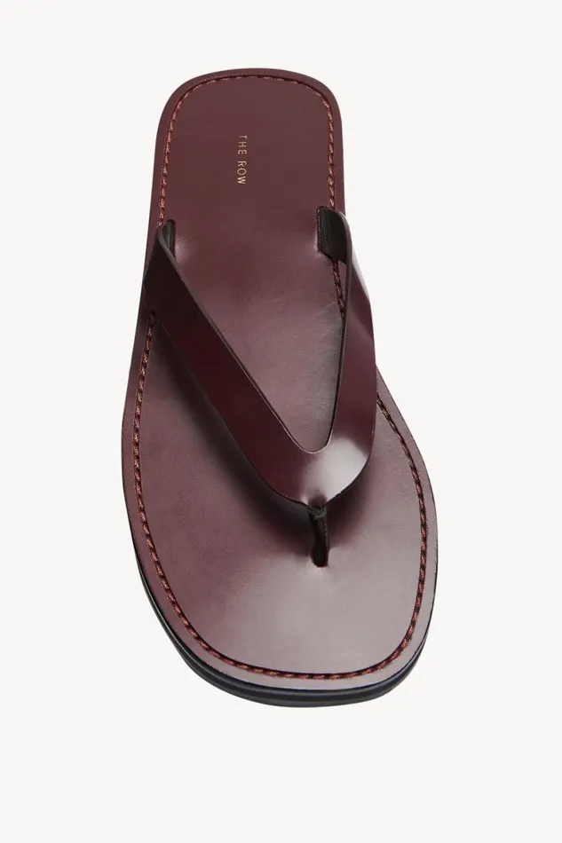 Sandals Women The Row City Flip Flop In Leather Bordeaux