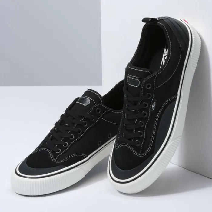 Vans Canvas Destruct SF BlackMarshmallow Mens Surf Vibes Vans Canvas Destruct SF BlackMarshmallow Mens Surf Vibes