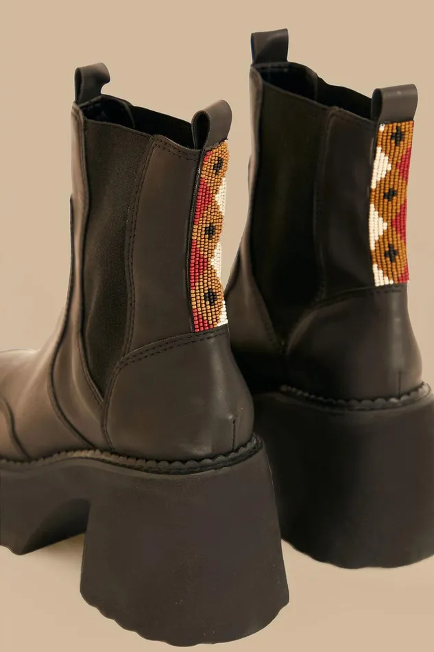 Women Farm Rio Boots and Sneakers Black Block Heel Chelsea Boot